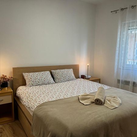 Apartments Vrime Biograd Na Moru Esterno foto