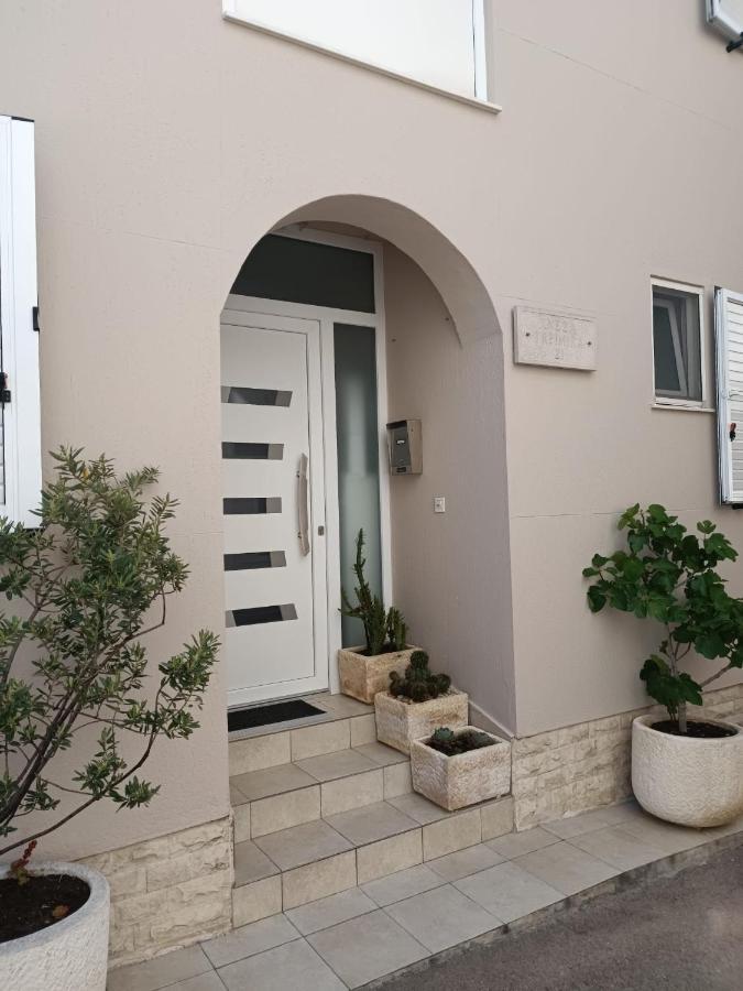 Apartments Vrime Biograd Na Moru Esterno foto