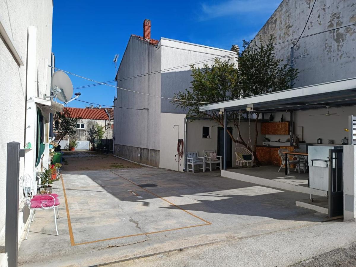 Apartments Vrime Biograd Na Moru Esterno foto