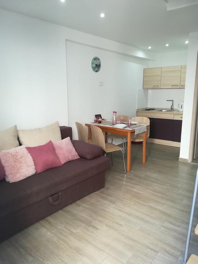 Apartments Vrime Biograd Na Moru Esterno foto