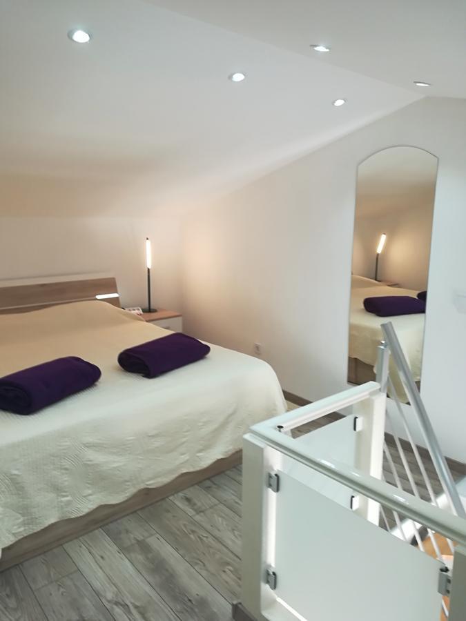 Apartments Vrime Biograd Na Moru Esterno foto