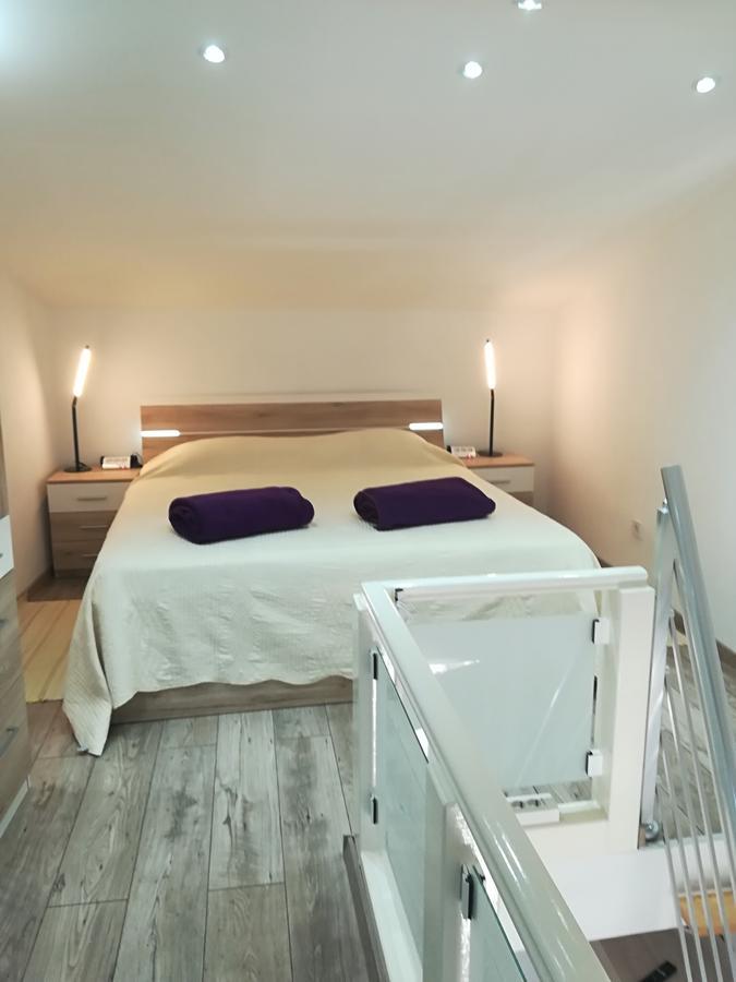 Apartments Vrime Biograd Na Moru Esterno foto