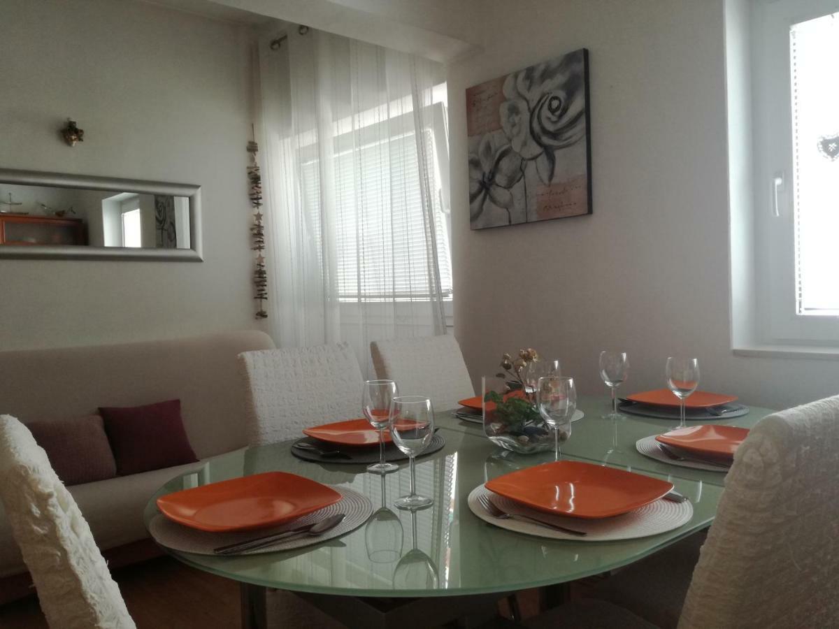 Apartments Vrime Biograd Na Moru Esterno foto