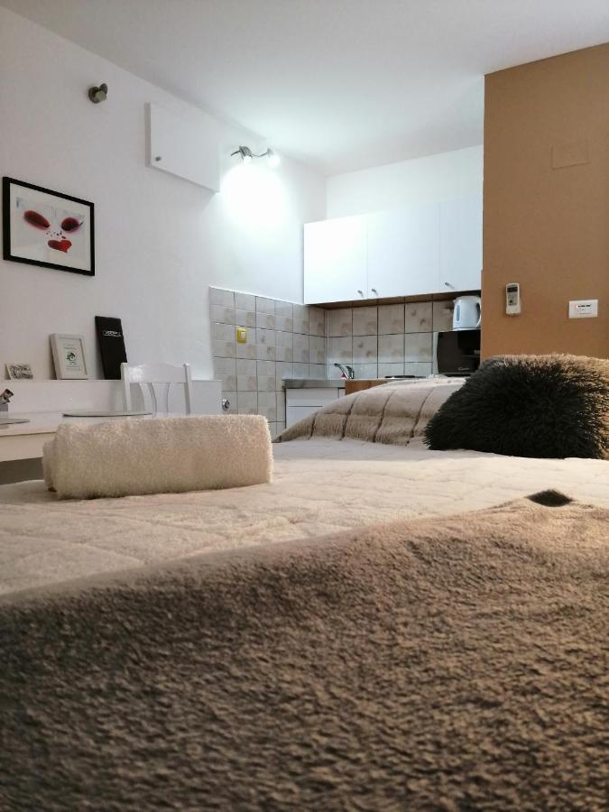 Apartments Vrime Biograd Na Moru Esterno foto